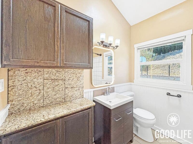 San Diego House: 2235 Midvale Dr