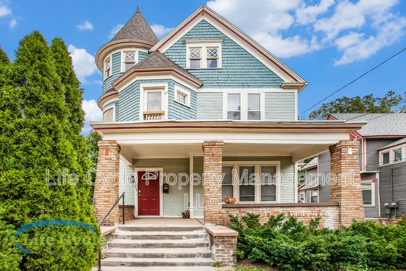 Grand Rapids Condo: 250 Henry Avenue Southeast