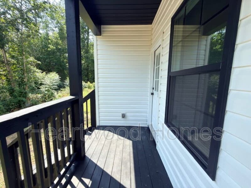 Columbia House: 212 Lincolnshire Boulevard