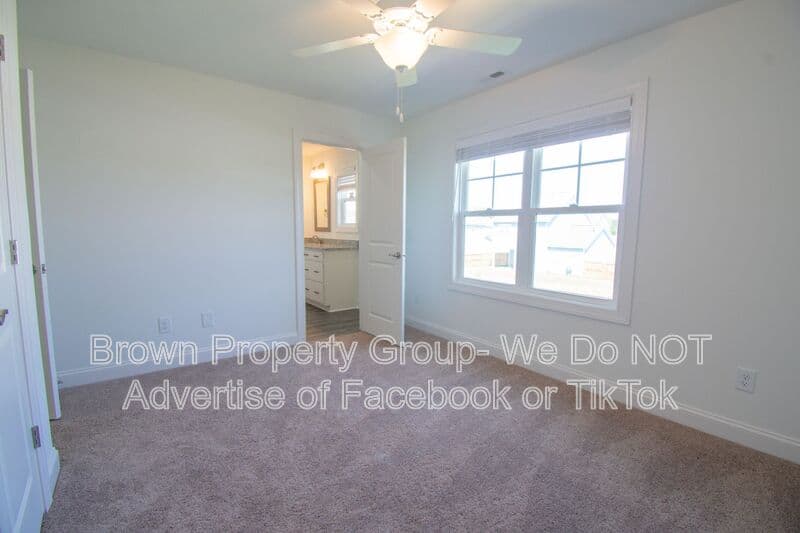 Raeford House: 157 Easy St