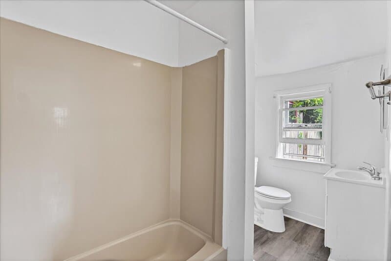 Woodbury Condo: 122 South Davis Street - A
