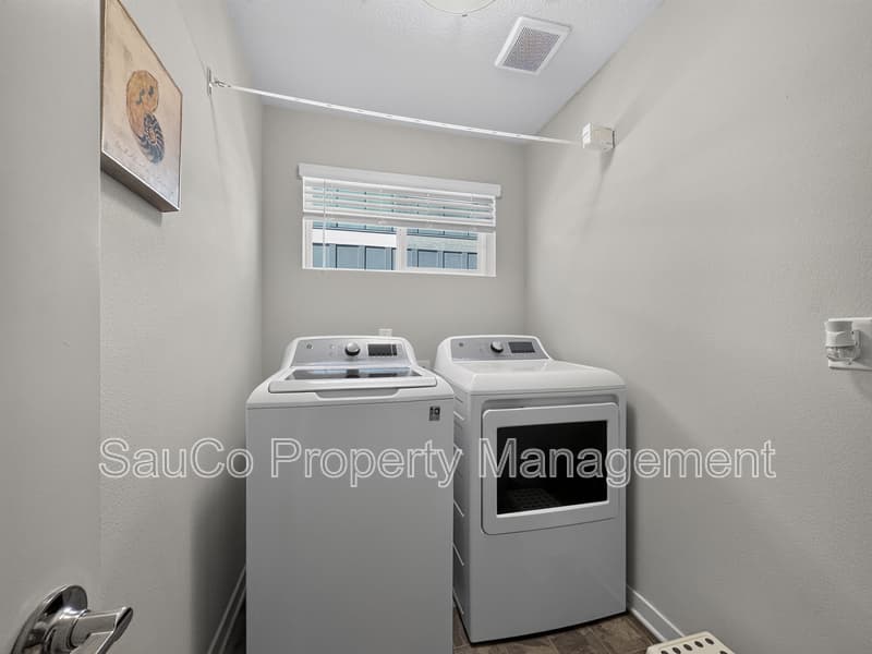 Hillsboro Townhome: 6433 Southeast Genrosa Street - 1