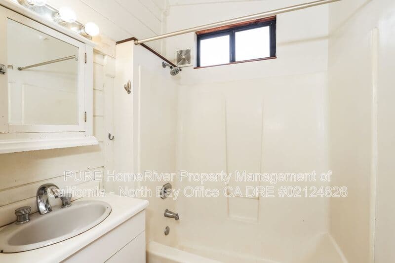 Sonoma Condo: 201 Meadowlark Ln