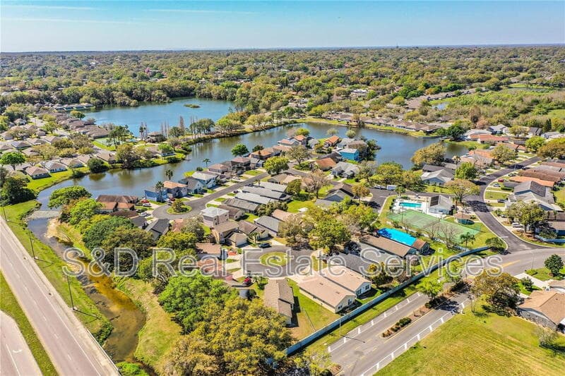 Lakeland House: 2118 Sandy Hook
