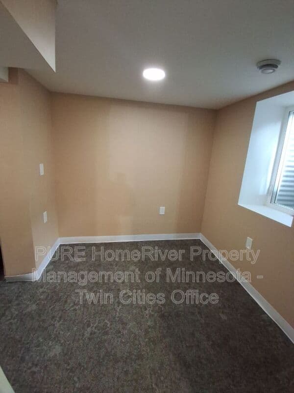 Saint Paul Condo: 987 Churchill Street #1