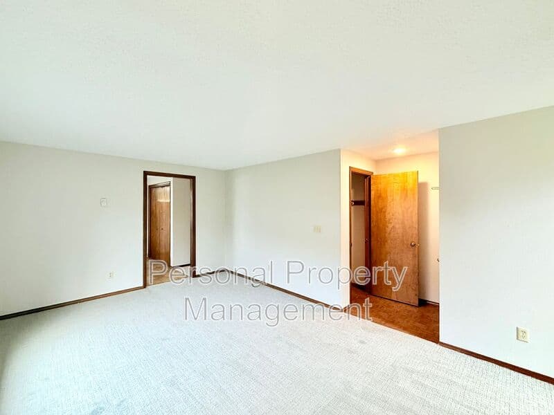 Vancouver House: 414 W 39th St