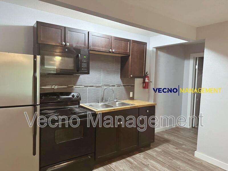 San Antonio Condo: 2305 Pinn Road