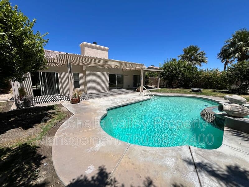 Cathedral City House: 68681 Pasada Rd