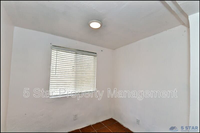El Paso Condo: 1910A Olive Ave !!