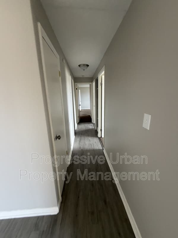 Parma Heights Condo: 6400 Kingsdale Boulevard - 201