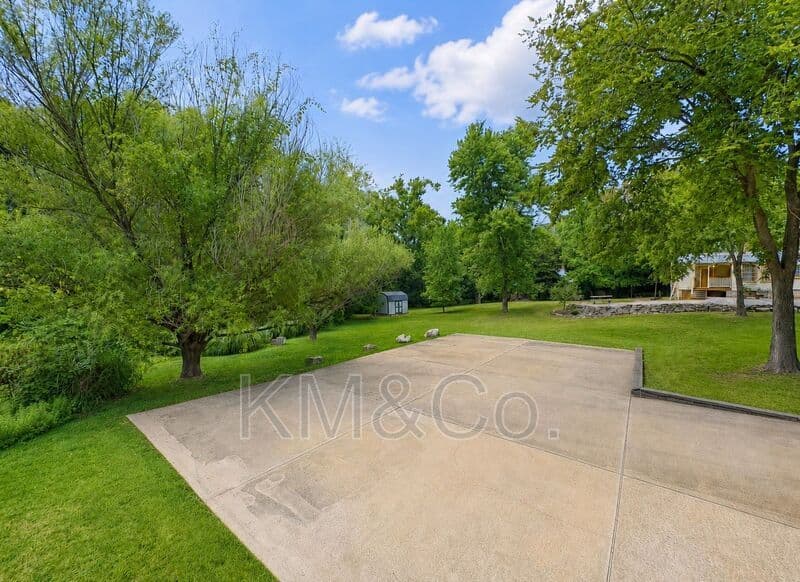Hillsboro House: 535 Elm Street
