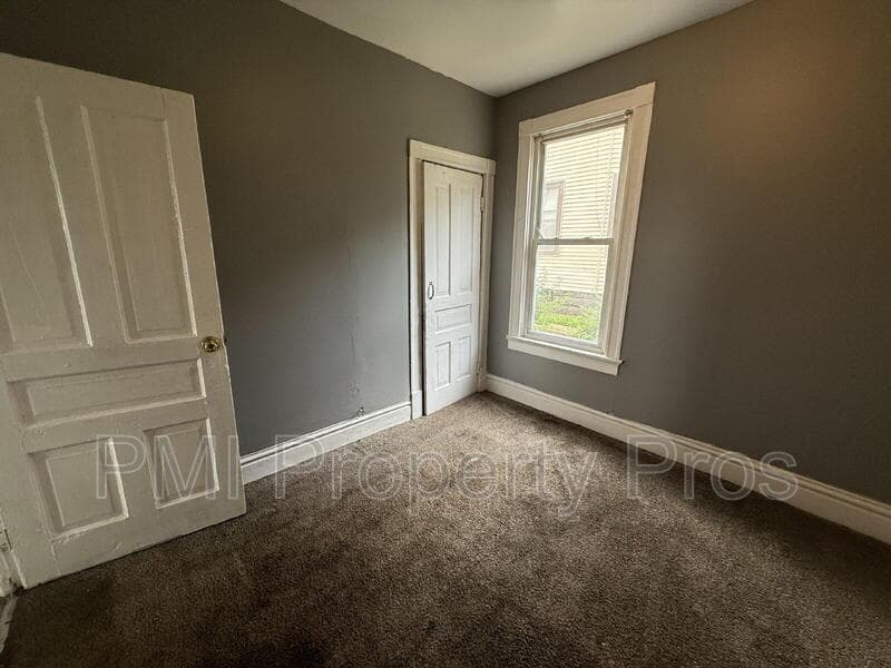 Milwaukee Condo: 1415 N 37th St