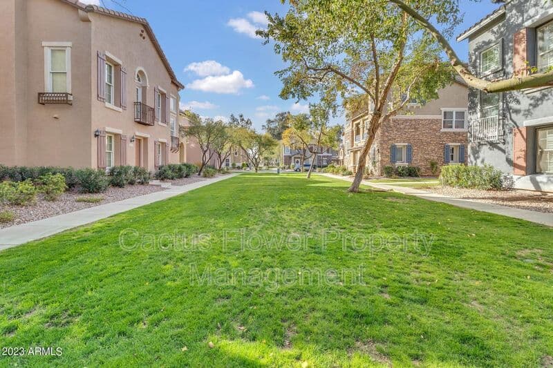 Phoenix House: 5625 S 21st Pl