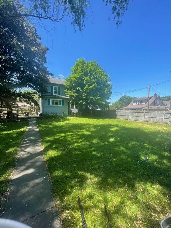 Stroudsburg House: 528 Lindbergh Avenue