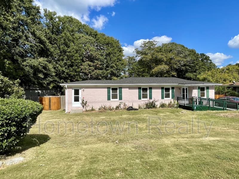 Riverdale House: 269 Valley Hill Road