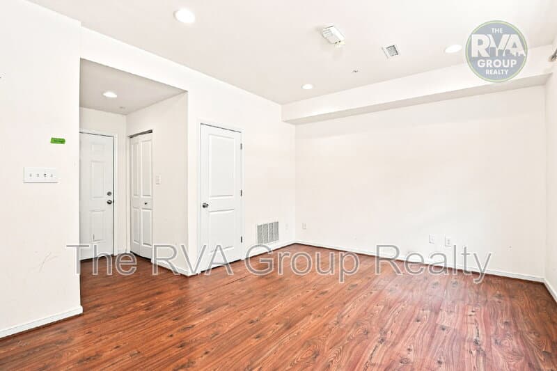 Glen Allen Condo: 3916 Brownstone Boulevard