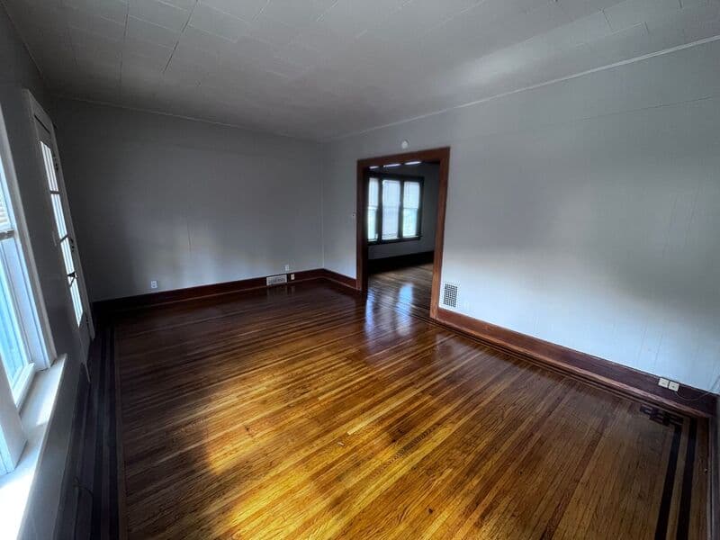 Rochester Condo: 16-18 Hillendale St