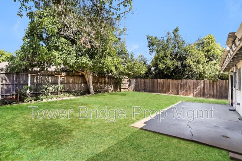 Sacramento House: 5936 41st Street