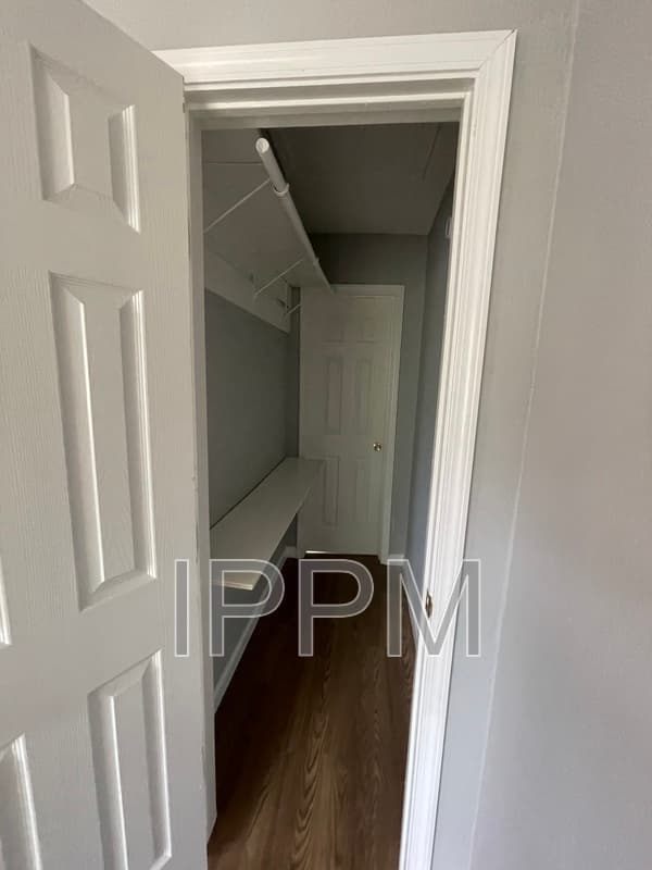 Harlingen House: 317 Oklahoma St