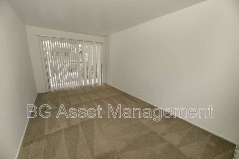 Oakland Condo: 3600 Dimond Avenue