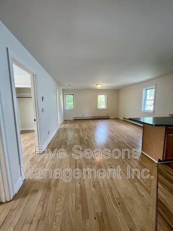 Burlington Condo: 85 Manhattan Drive - 2