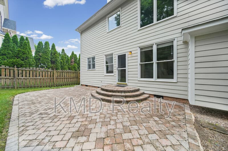 Charlotte House: 13818 Ballantyne Meadows Drive