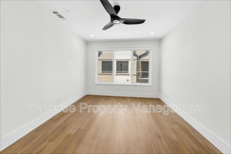 Fort Worth Townhome: 408 Rayner Avenue