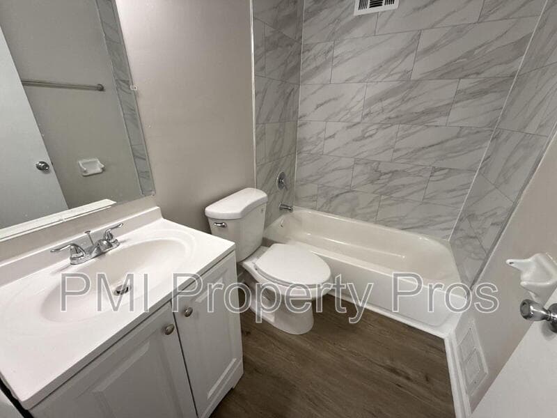 Milwaukee Condo: 7701 West Hampton Avenue
