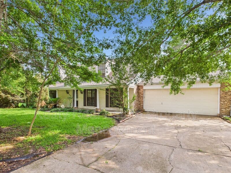 Lafayette House: 300 Quail Drive
