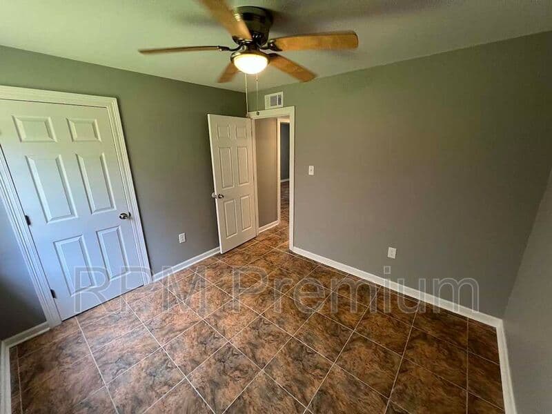 Baker Condo: 5057 Baker Blvd
