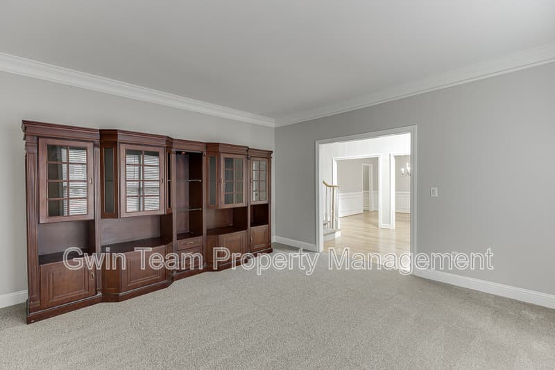 Duluth House: 9345 Riverclub Pkwy