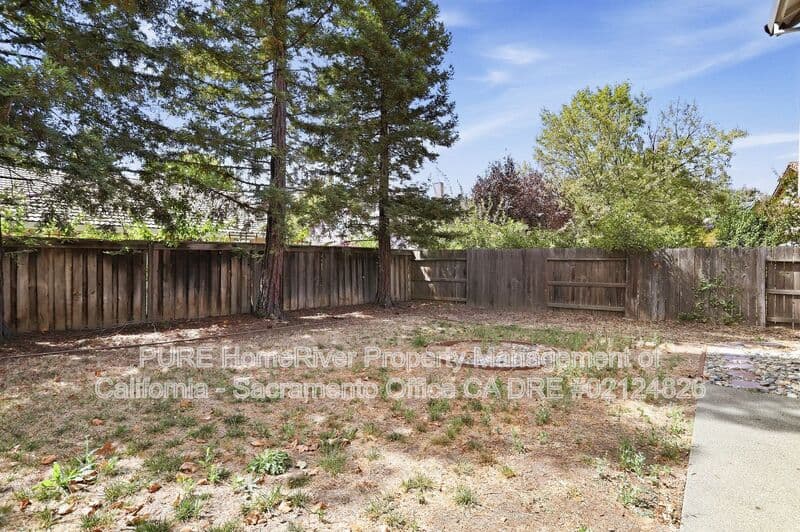 Davis House: 2224 Glacier Dr
