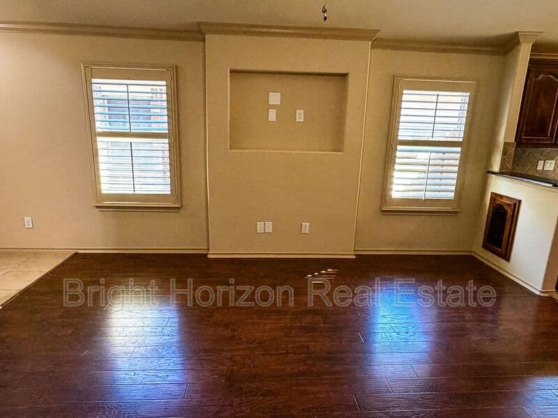 Fort Worth House: 5049 Britton Ridge Lane