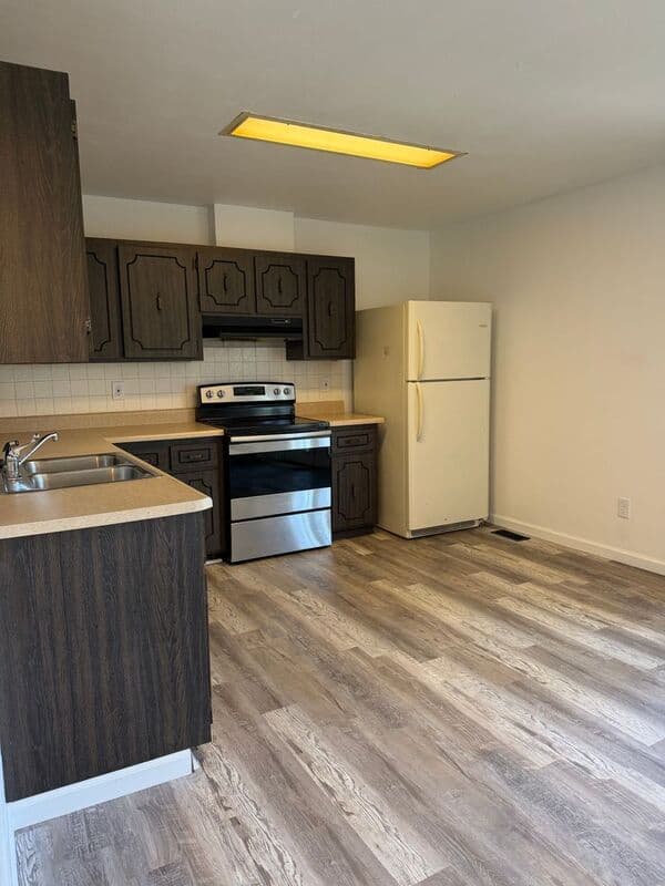 Belleville House: 915 Belle Valley Dr