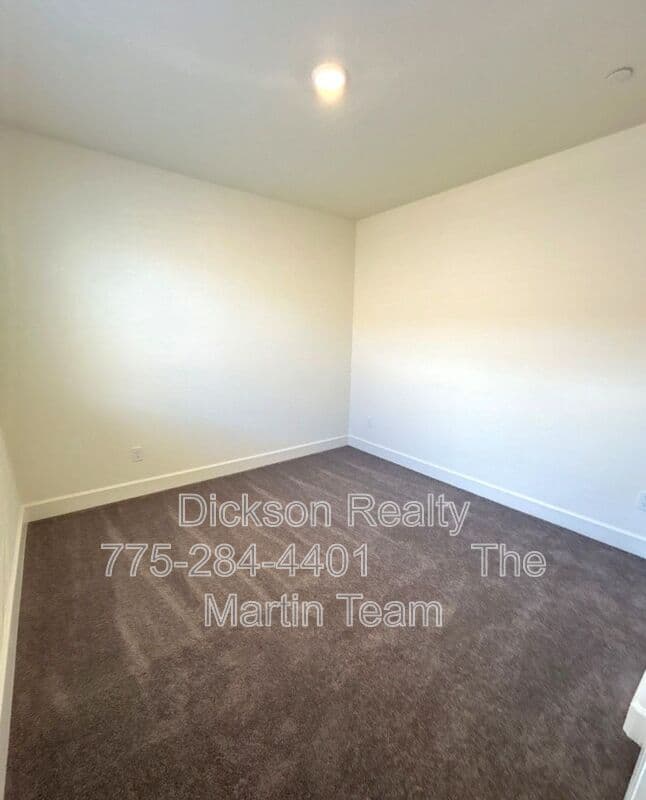 Sparks House: 963 Cascade Range Drive