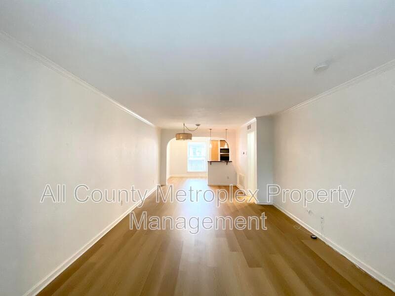 Dallas House: 4520 Holland Avenue