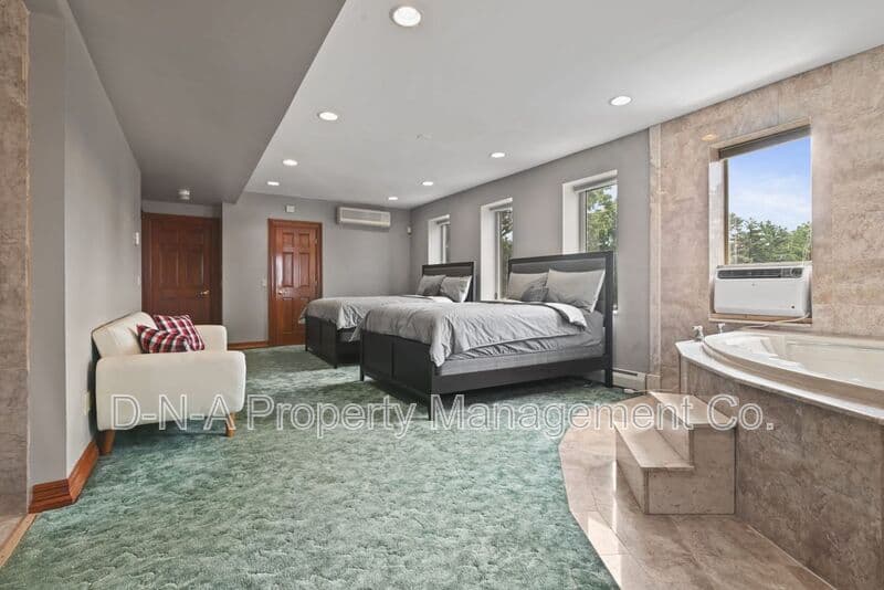 Mount Pocono House: 133 Montanesca Road