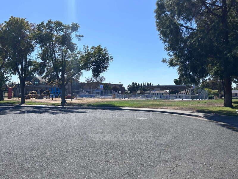 Suisun City House: 232 Redstone Cir