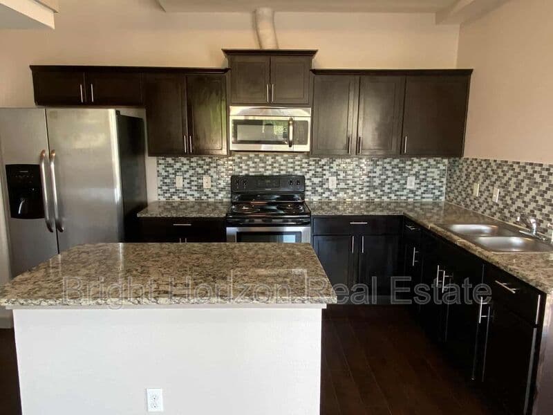 Hurst Condo: 3601 Valley Vista Drive