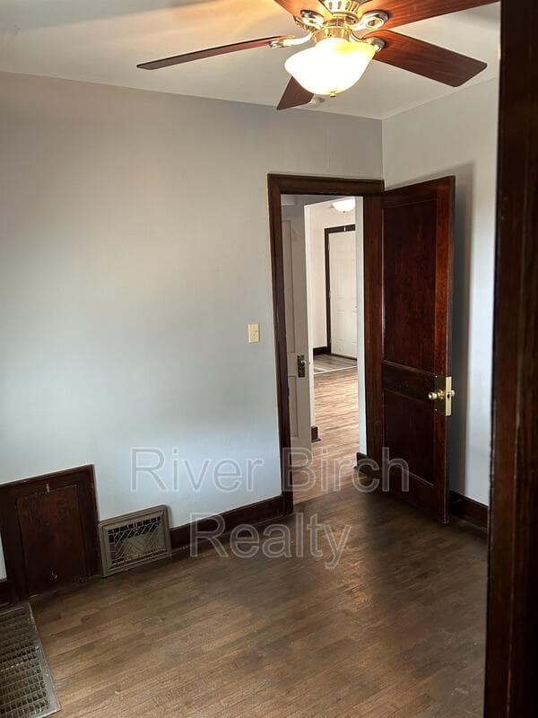Springfield House: 2633 South Whittier Avenue