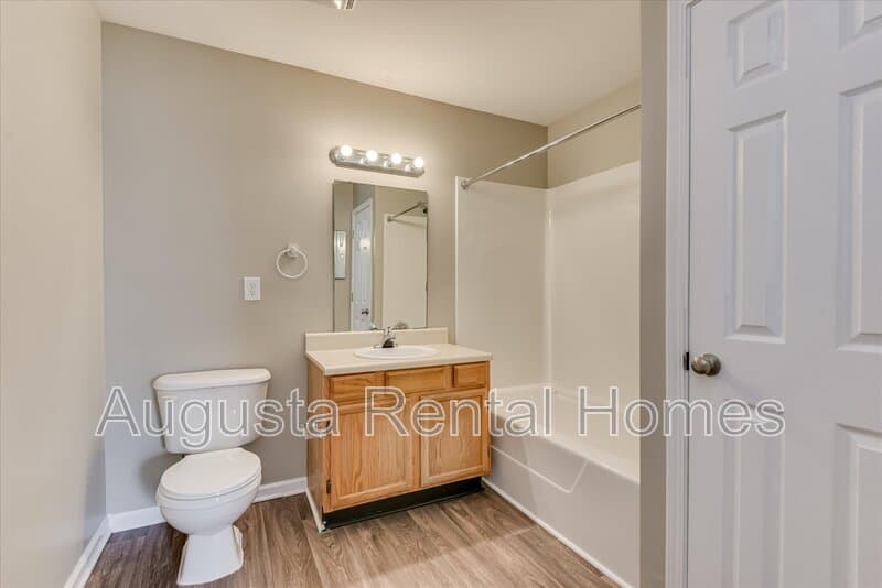 Edgefield Condo: 320 Peachtree Street - 325-21