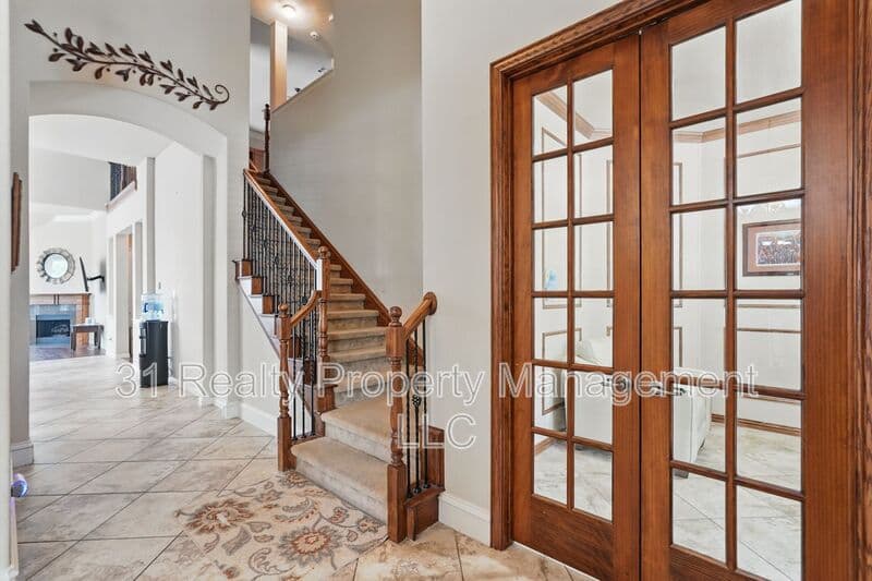 Allen Condo: 956 Cougar Dr