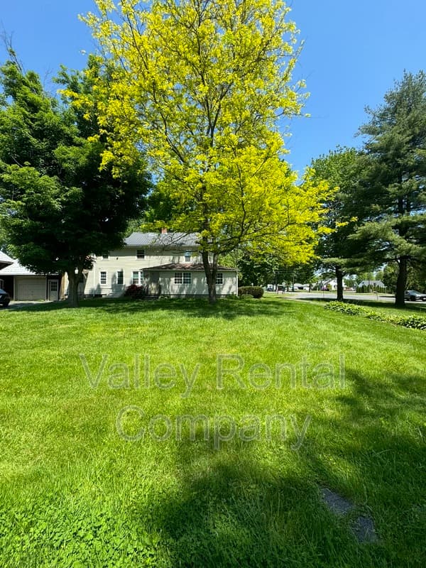 Hadley Condo: 37 Middle Street - 2