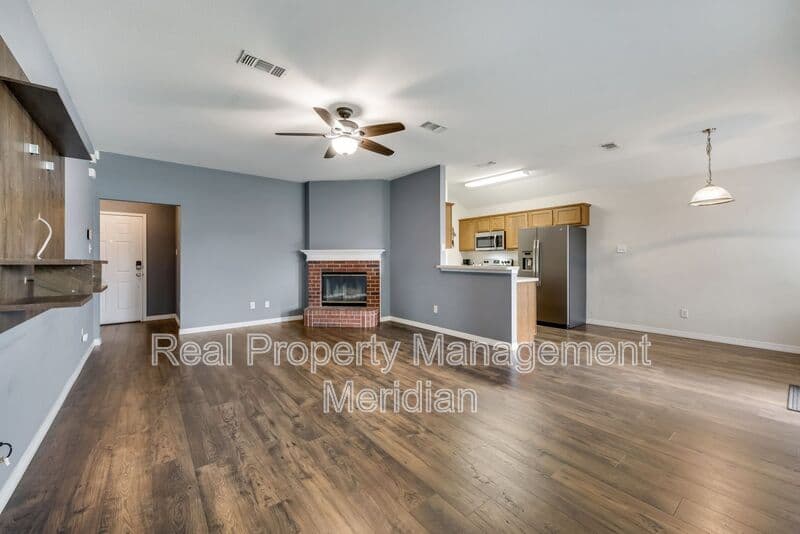 Blue Mound House: 10505 Braewood Dr