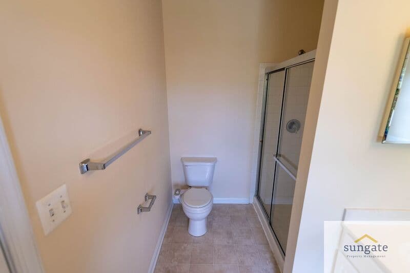 Rosedale Townhome: 11 Hallsdale Ct