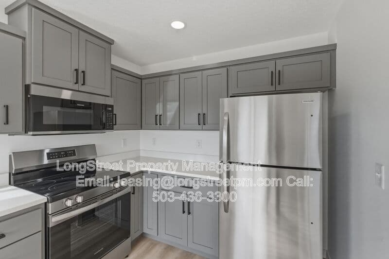 Philomath Townhome: 800 S 19th St