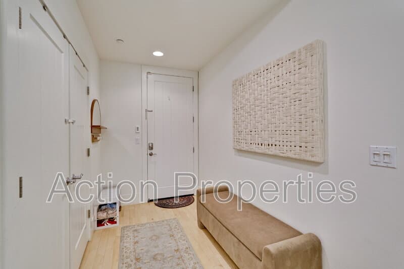 Los Altos Condo: 5100 El Camino Real