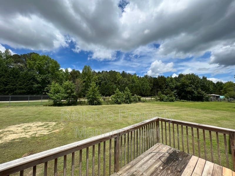 Smithfield House: 156 Yellow Stone Lane