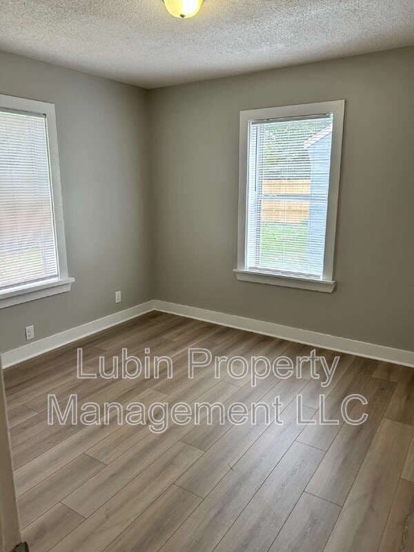 Memphis Condo: 2412 Forest Ave