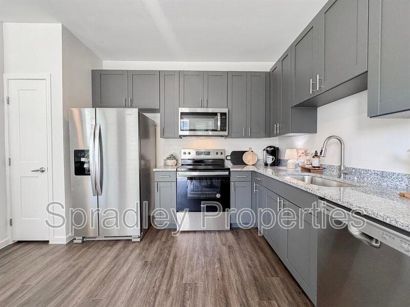 Belton Townhome: 710 Shine St. Apt 2304